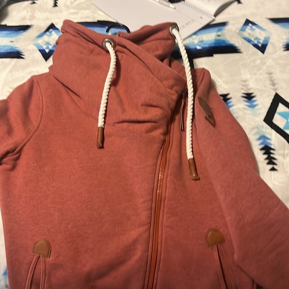Like brand new worn once Wanakome zip up hoodie - Picture 4 of 5